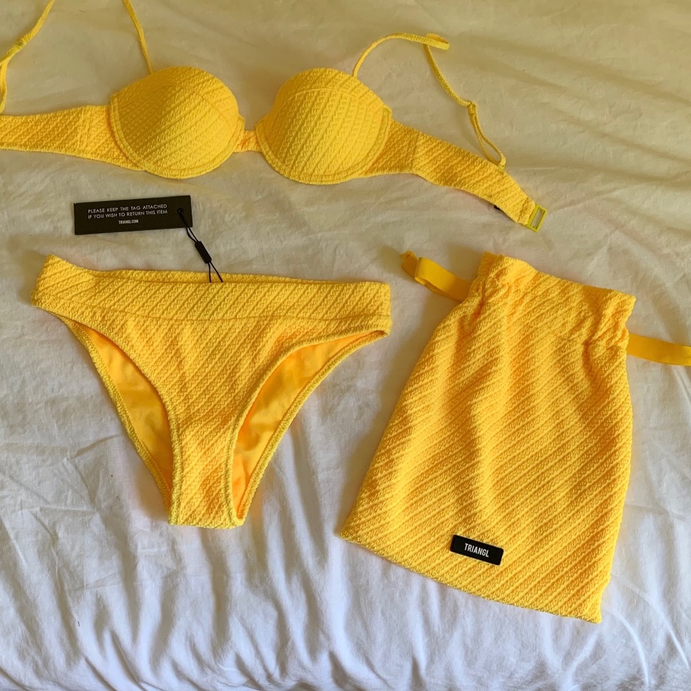 SOLD - TRIANGL BIKINI SET W DUSTER BAG